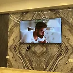 شقه فندقيه بالمهندسين 3 غرف و 3 حمام