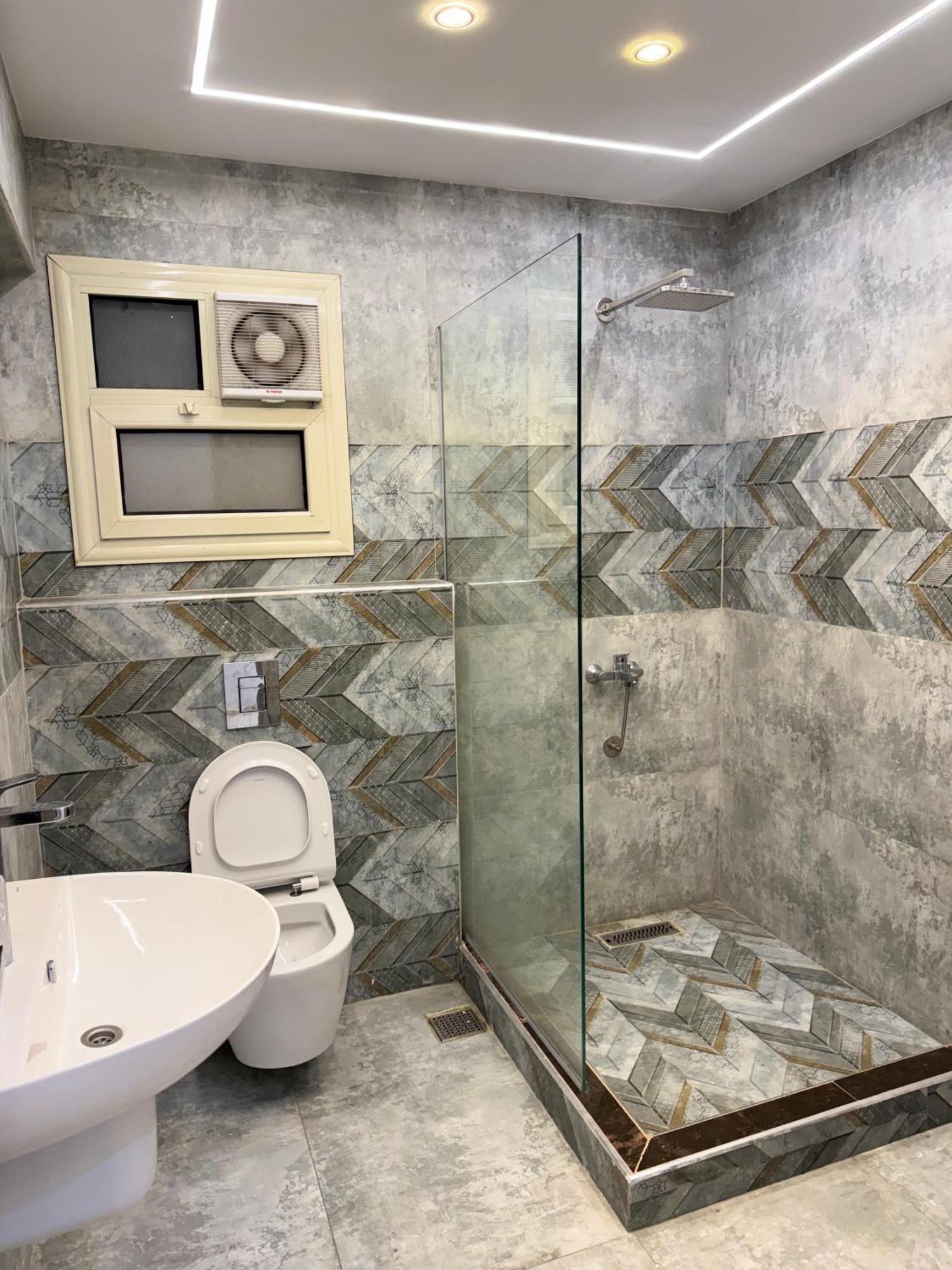 شقه فندقيه بالمهندسين 3 غرف و 3 حمام Cairo
